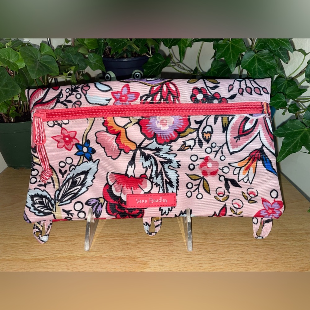 Vera Bradley Set of Bags. - Picture 11 of 15